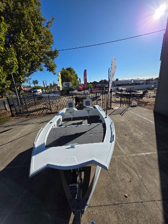 F440 Explorer Trophy